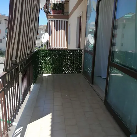 A Due Passi Dal Centro Hotel *